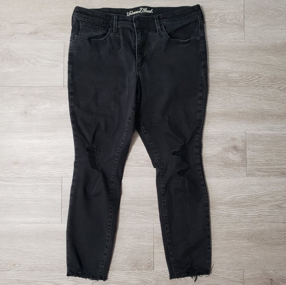 Universal Thread size 14 black skinny denim jean mid rise distressed